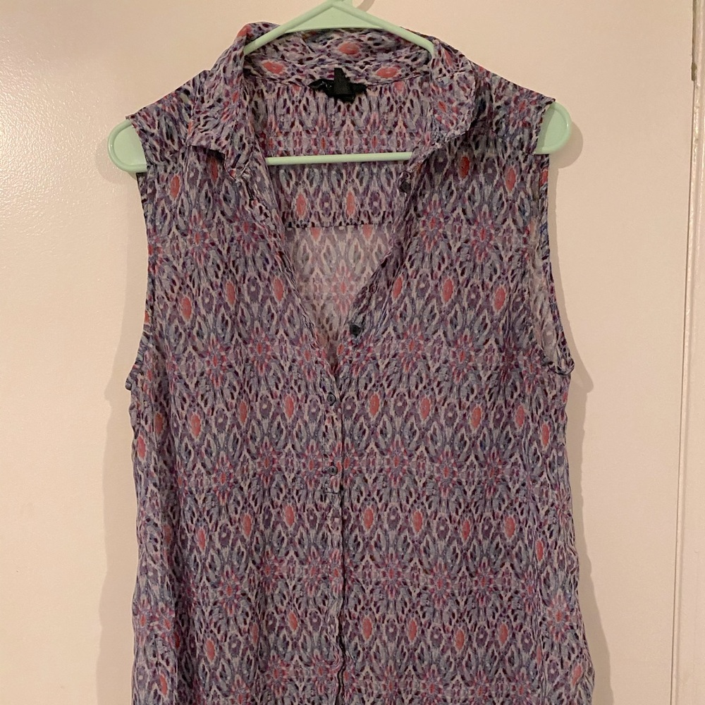 Pretty multicolored button down tank